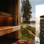 Wonderinn Riverside *