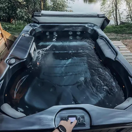 Wonderinn Riverside 게스트하우스 Årnes