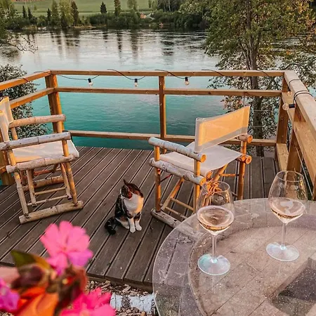 Guest house Wonderinn Riverside