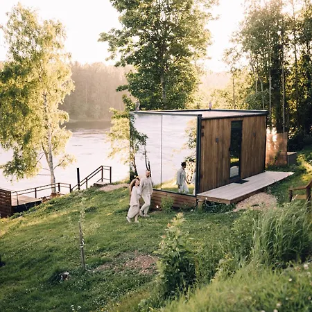 Wonderinn Riverside Arnes (Nes)