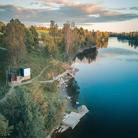 Wonderinn Riverside Arnes (Nes)